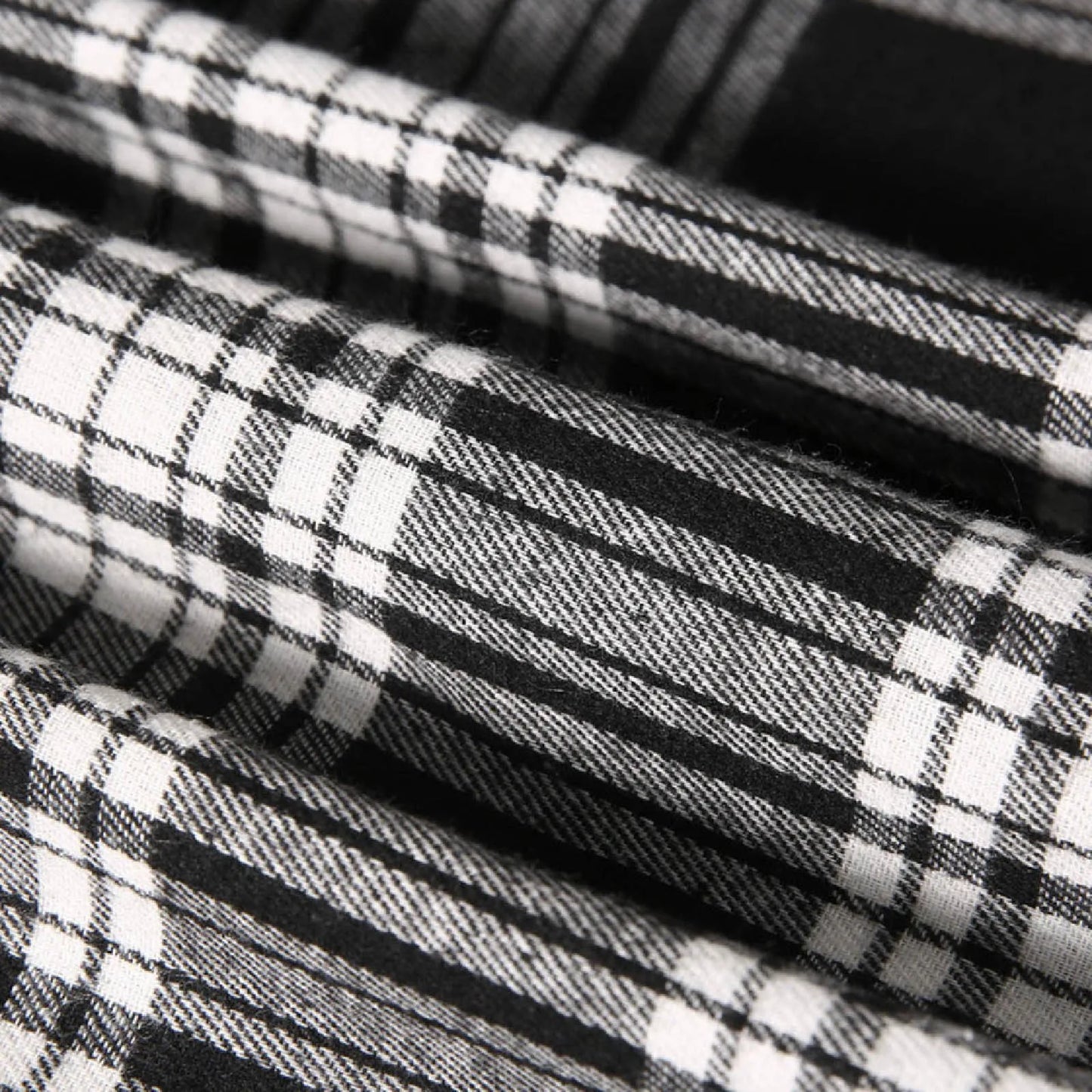 Men's Loose And Handsome Plaid Long Sleeved Shirt